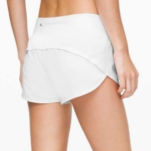 lululemon athletica Pants - Lululemon white Speed Up 2.5" short size 6